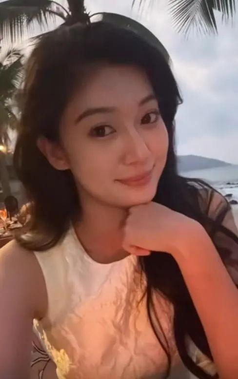 快手网红嫂子吃瓜视频,揭秘娱乐圈幕后真相 第3张 快手网红嫂子吃瓜视频,揭秘娱乐圈幕后真相 第3张