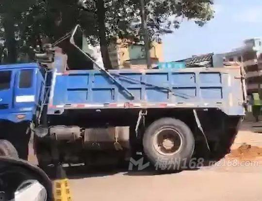 梅州新闻爆料最新,突发！梅江区某路段发生交通事故，现场情况紧急...  第3张