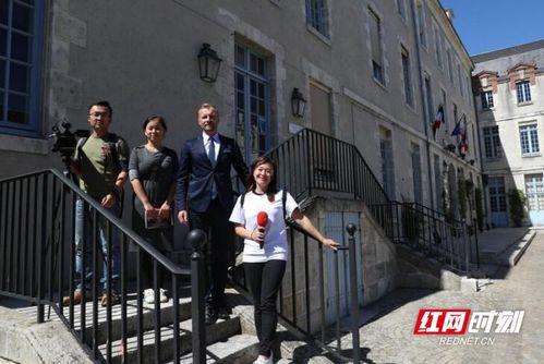 绵阳网红吃瓜事件视频,一场网络狂欢背后的真相揭秘 第3张 绵阳网红吃瓜事件视频,一场网络狂欢背后的真相揭秘 第3张